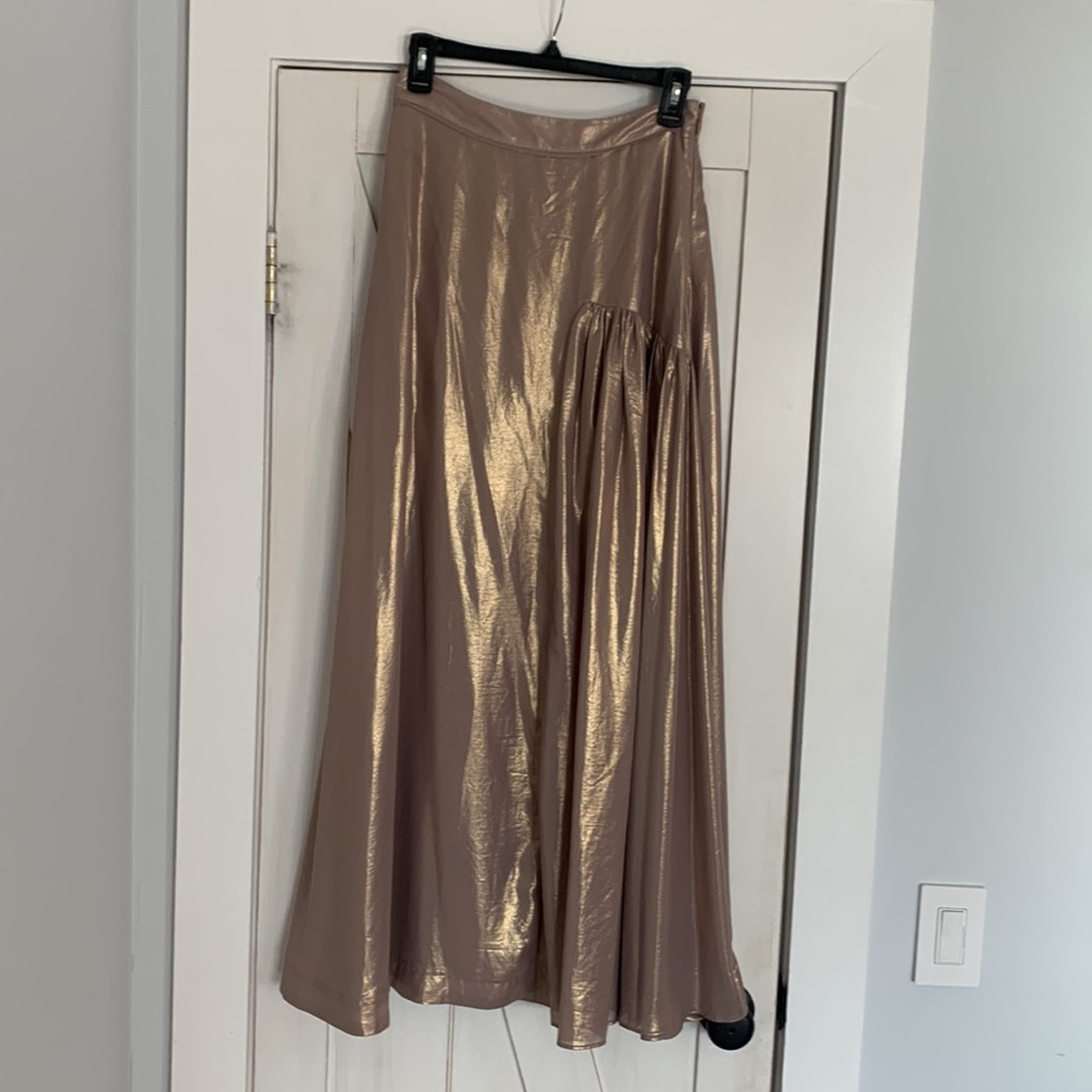Free People; Long skirt; Shimmering gold size 4